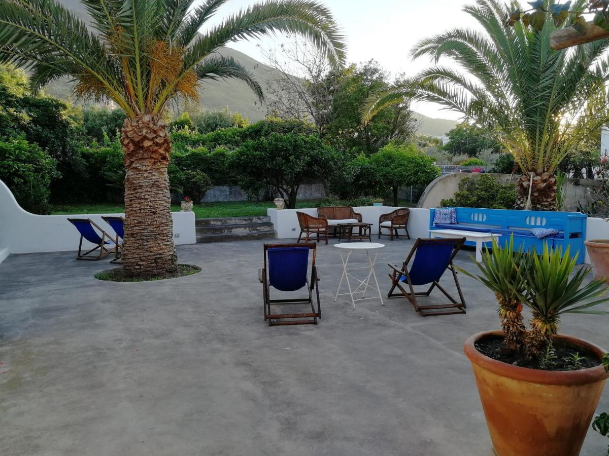 לינה וארוחת בוקר סטרומבולי Casa Carlotta מראה חיצוני תמונה