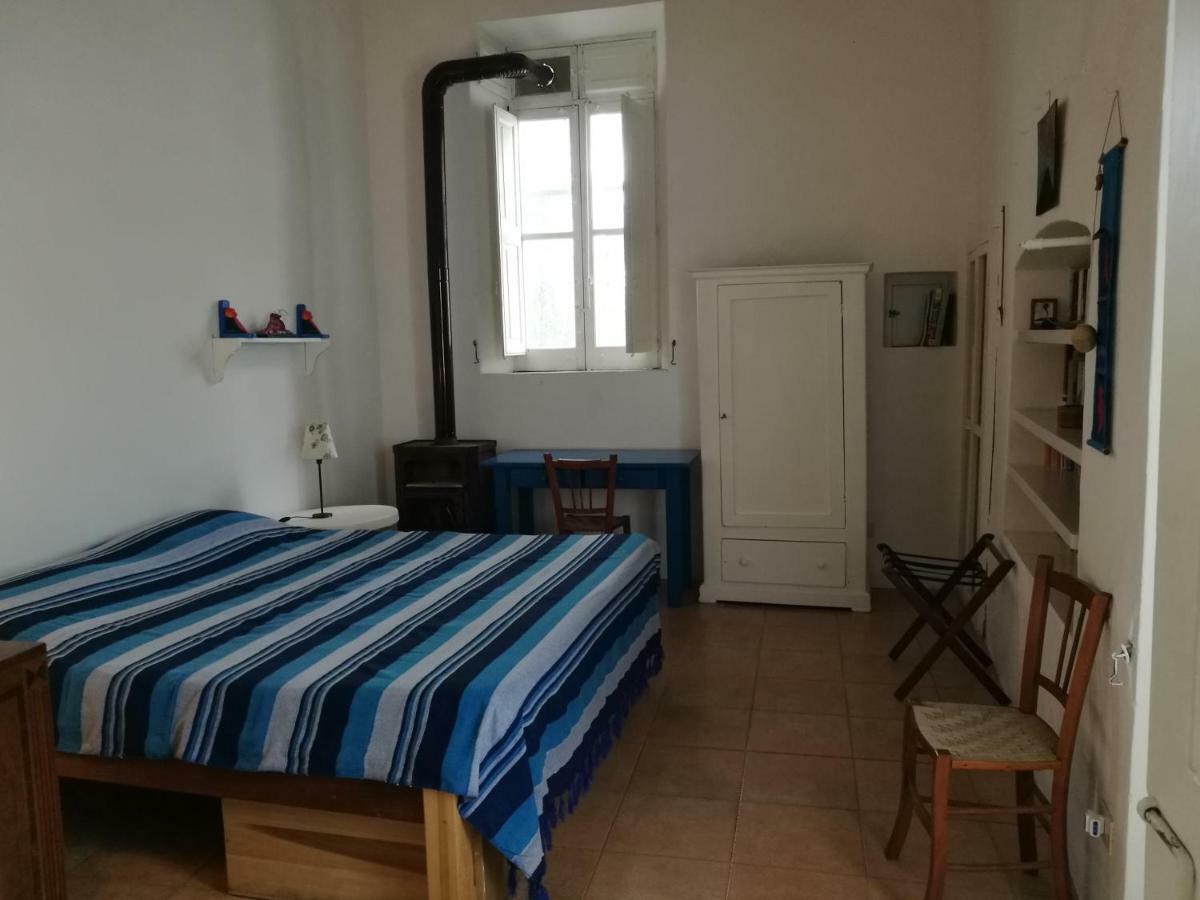 לינה וארוחת בוקר סטרומבולי Casa Carlotta מראה חיצוני תמונה