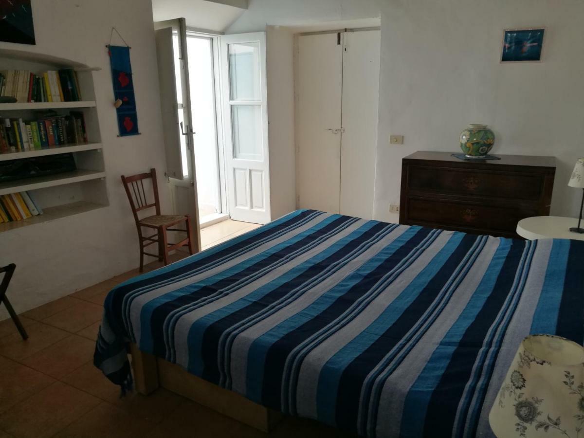 לינה וארוחת בוקר סטרומבולי Casa Carlotta מראה חיצוני תמונה