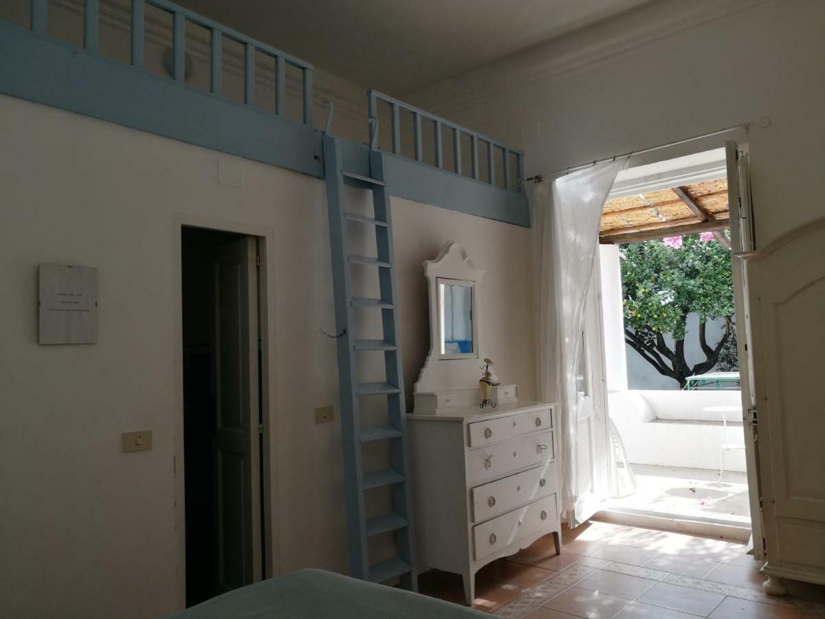 לינה וארוחת בוקר סטרומבולי Casa Carlotta מראה חיצוני תמונה