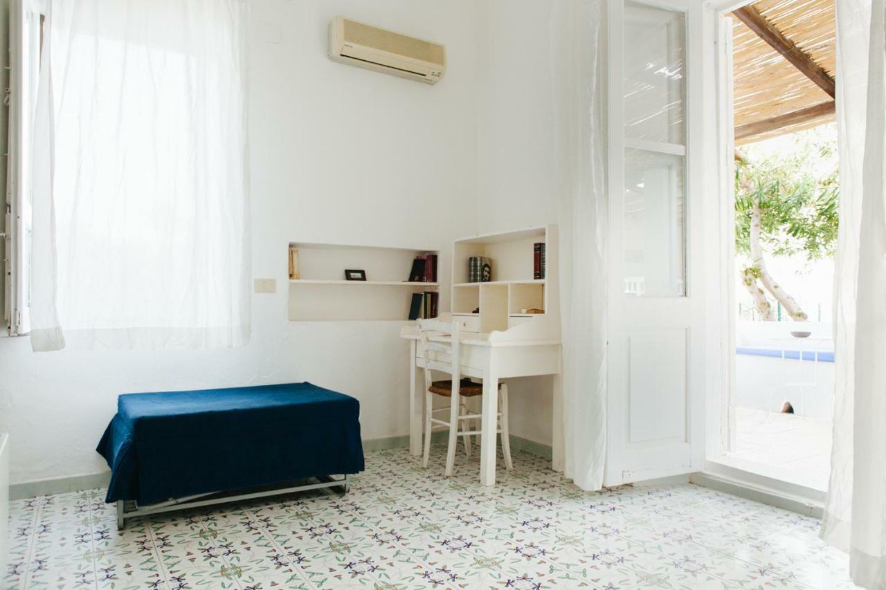 לינה וארוחת בוקר סטרומבולי Casa Carlotta מראה חיצוני תמונה